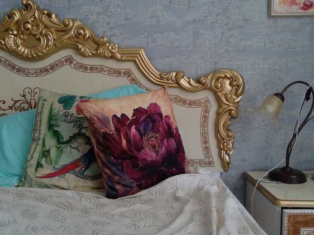 Rosalinda37 live cam on BongaCams