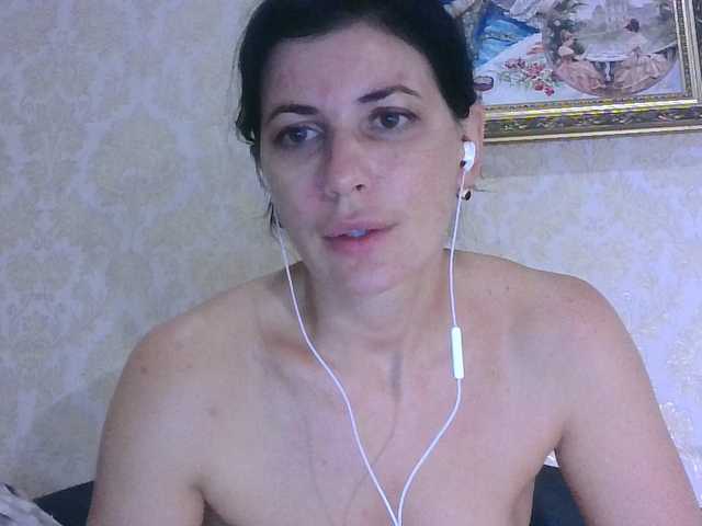 Rosalinda37 live cam on BongaCams