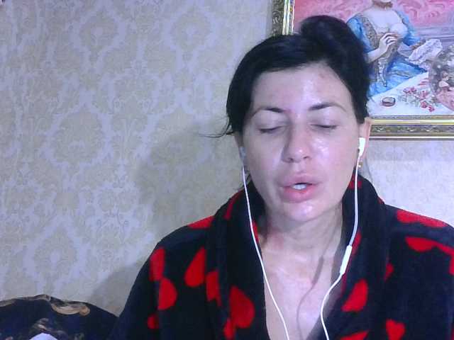 Rosalinda37 live cam on BongaCams
