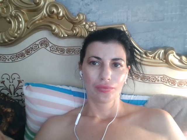 Rosalinda37 webcam