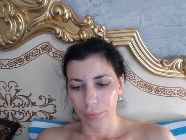 Rosalinda37 live cam on BongaCams
