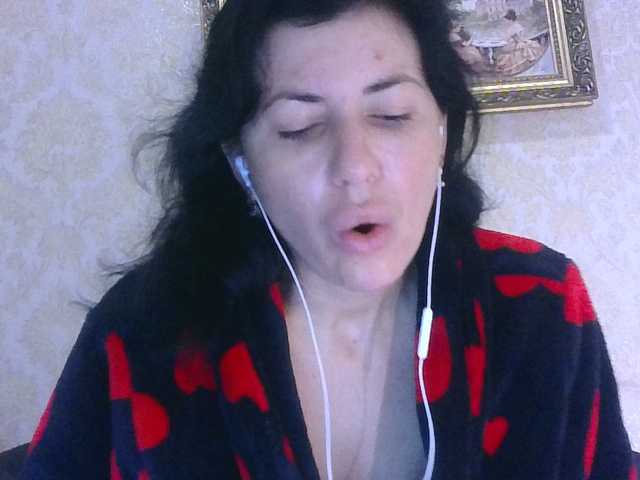 Rosalinda37 live cam on BongaCams