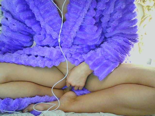 Rosalinda37 live cam on BongaCams