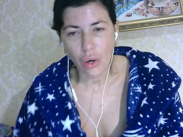 Rosalinda37 live cam on BongaCams