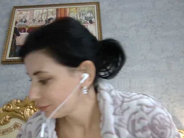 Rosalinda37 live cam on BongaCams