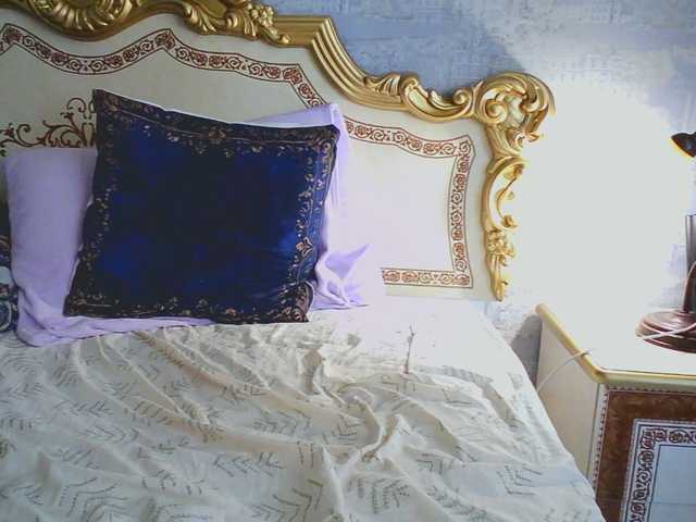 Rosalinda37 live cam on BongaCams