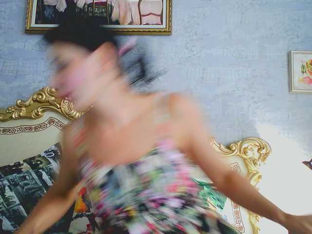 Rosalinda37 live cam on BongaCams
