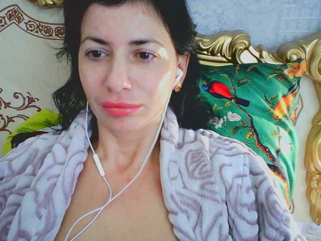 Rosalinda37 live cam preview
