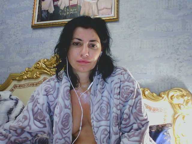 Rosalinda37 live cam on BongaCams