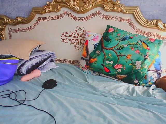 Rosalinda37 live cam on BongaCams