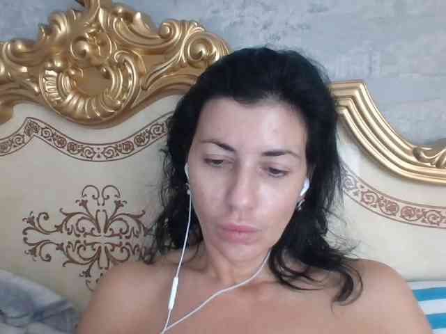 Rosalinda37 webcam