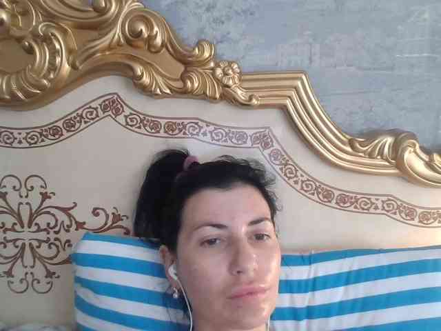Rosalinda37 webcam
