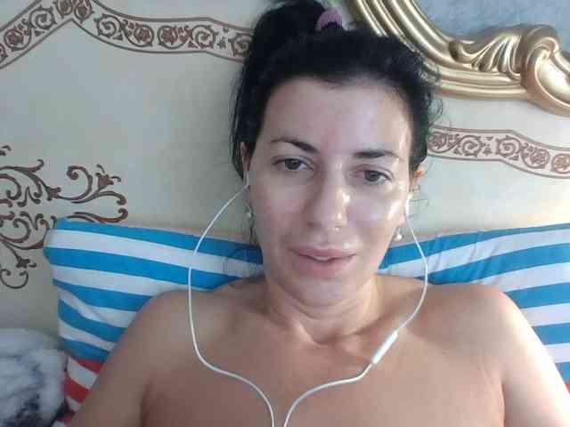 Rosalinda37 webcam