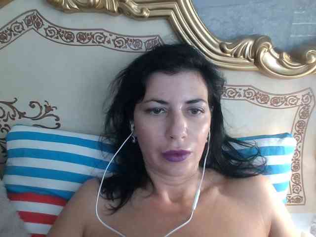 Rosalinda37 webcam