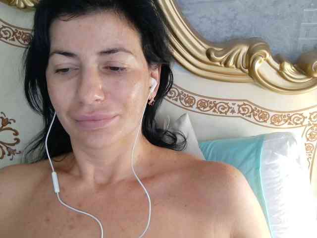 Rosalinda37 webcam