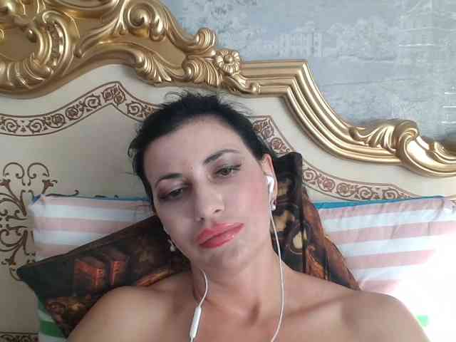 Rosalinda37 webcam