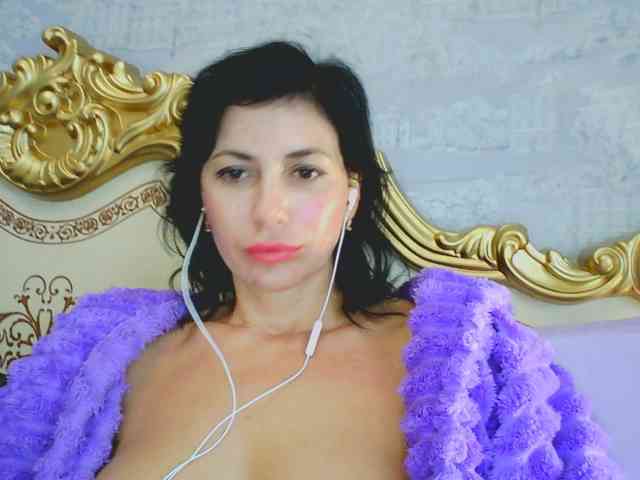 Rosalinda37 webcam