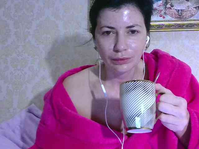 Rosalinda37 webcam