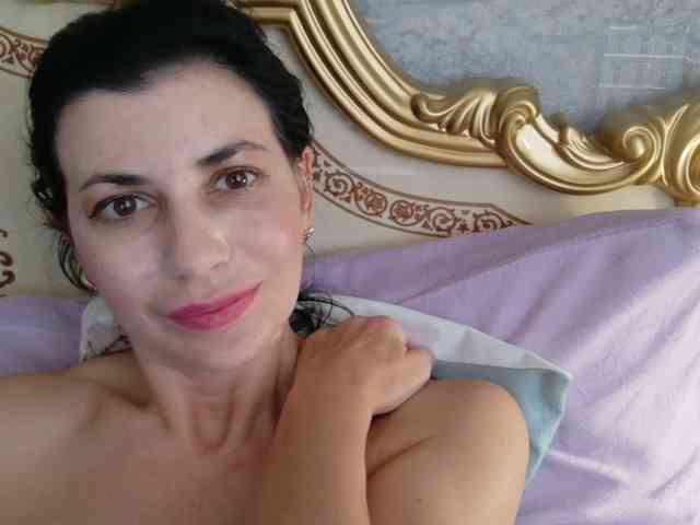 Rosalinda37 webcam
