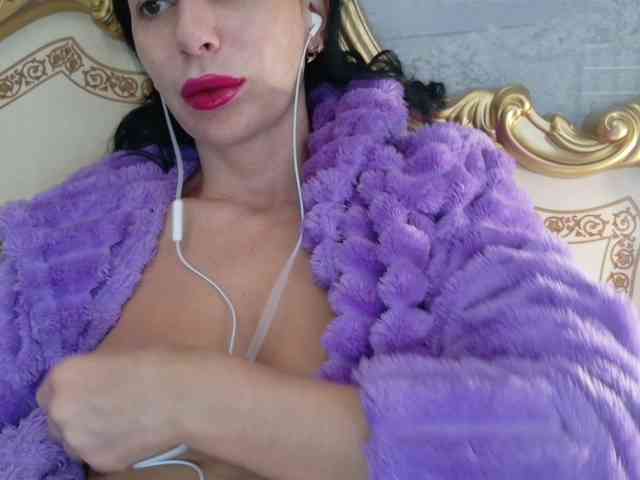 Rosalinda37 webcam