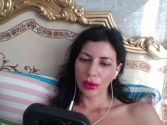 Rosalinda37 webcam