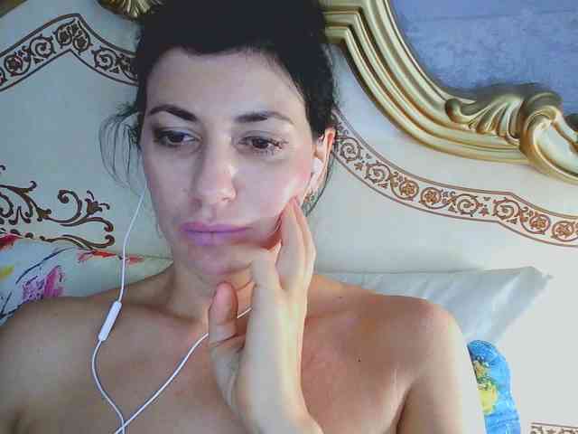 Rosalinda37 webcam