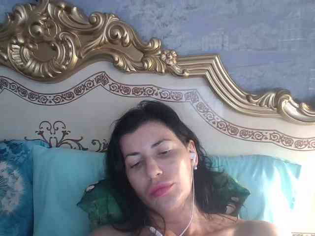 Rosalinda37 webcam