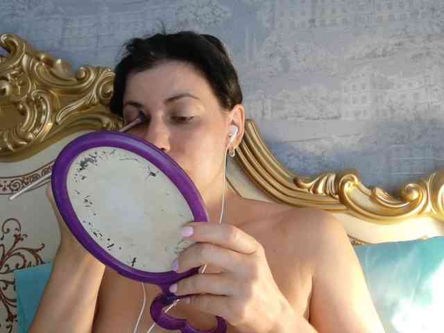 Rosalinda37 webcam