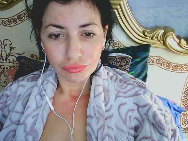 Rosalinda37 webcam