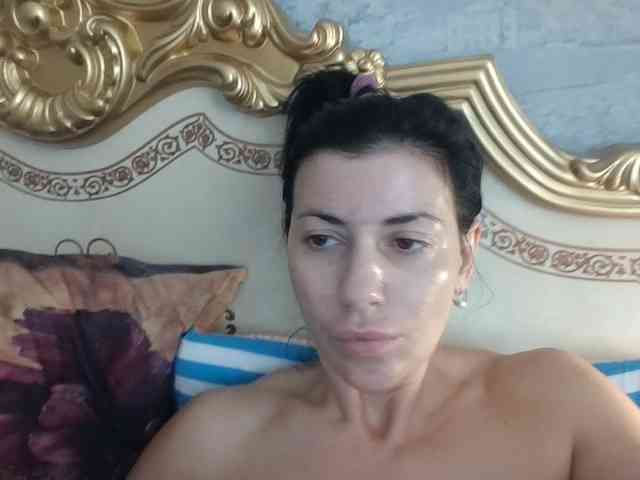 Rosalinda37 webcam