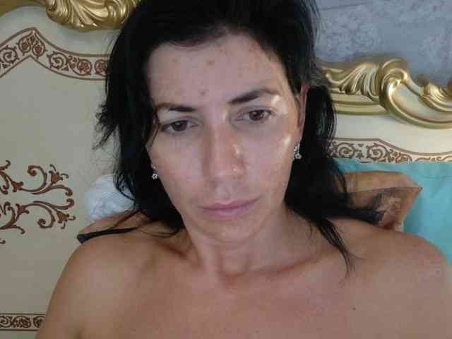 Rosalinda37 webcam