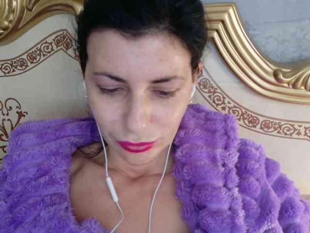 Rosalinda37 webcam