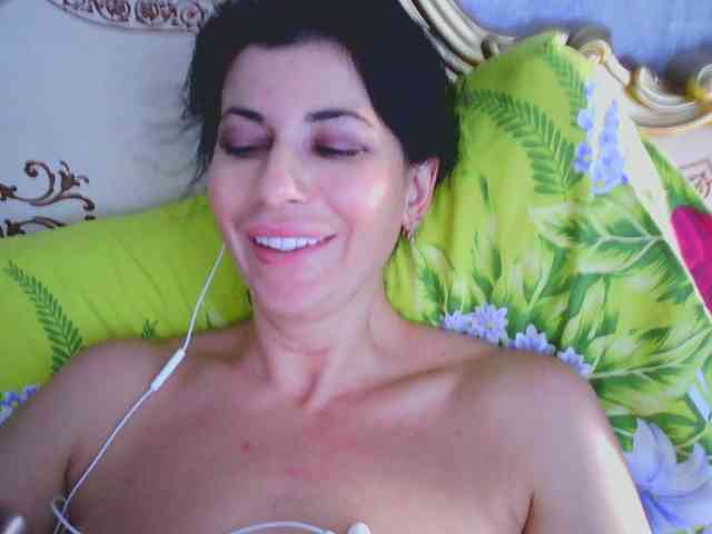 Rosalinda37 webcam