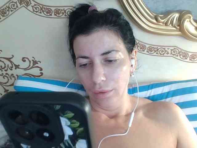 Rosalinda37 webcam