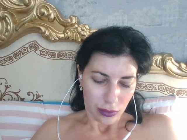 Rosalinda37 webcam