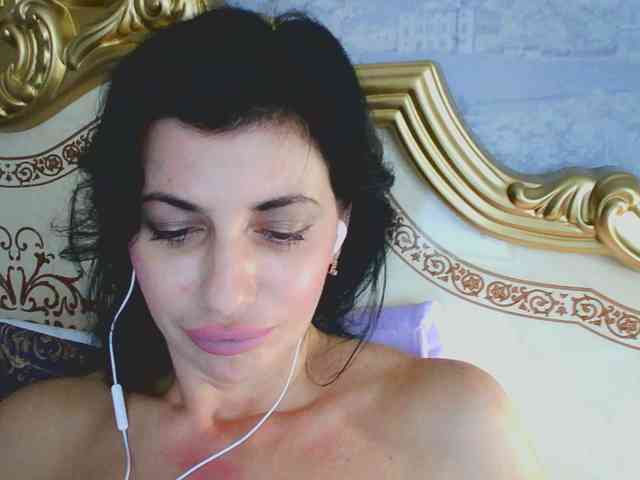 Rosalinda37 webcam