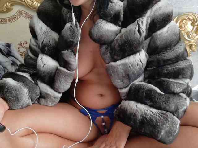 Model: Rosalinda37
