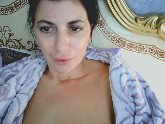 Rosalinda37 webcam