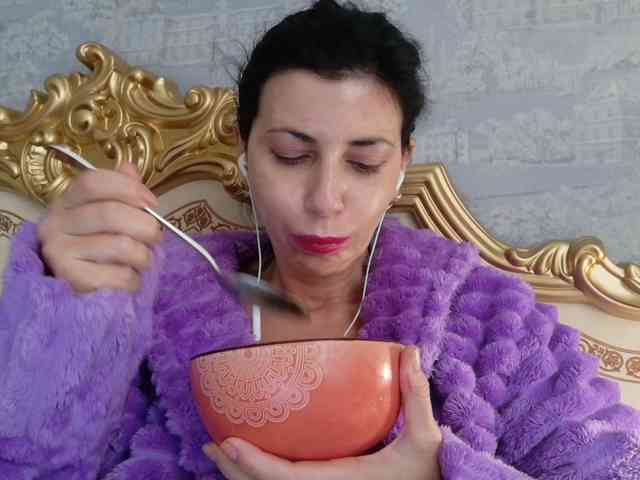 Rosalinda37 webcam