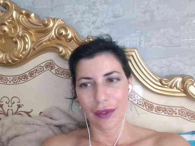 Rosalinda37 webcam