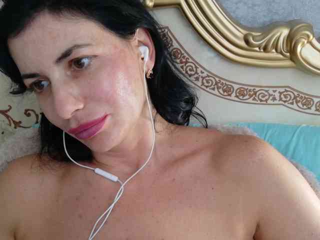Rosalinda37 webcam