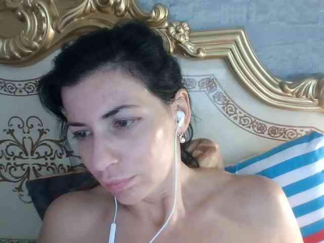 Rosalinda37 webcam