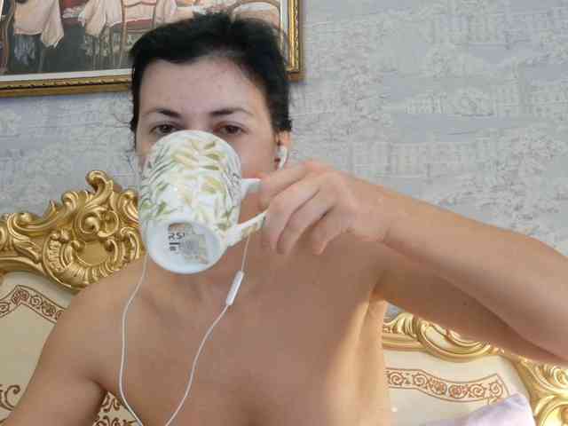Rosalinda37 webcam