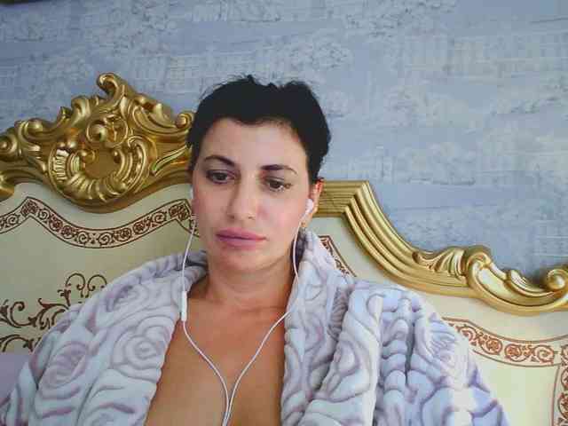 Rosalinda37 webcam