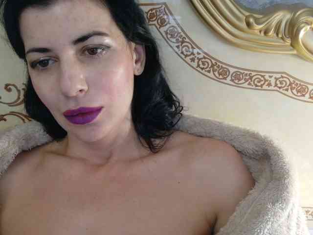Rosalinda37 webcam