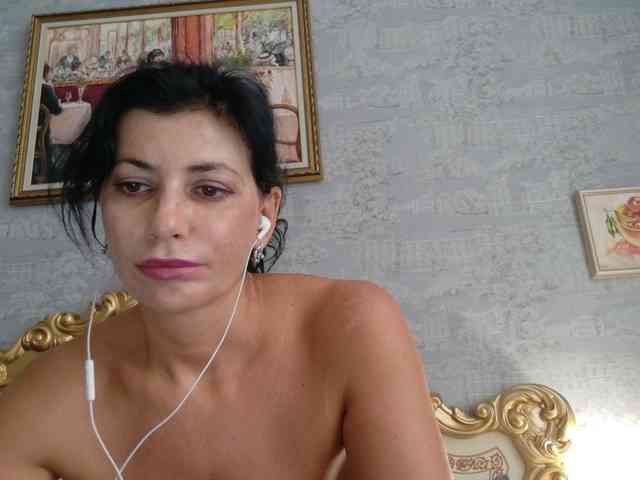 Rosalinda37 webcam