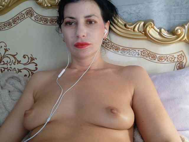 Rosalinda37 webcam