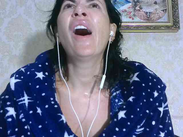 Rosalinda37 webcam