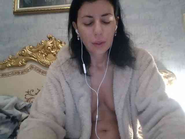 Rosalinda37 webcam
