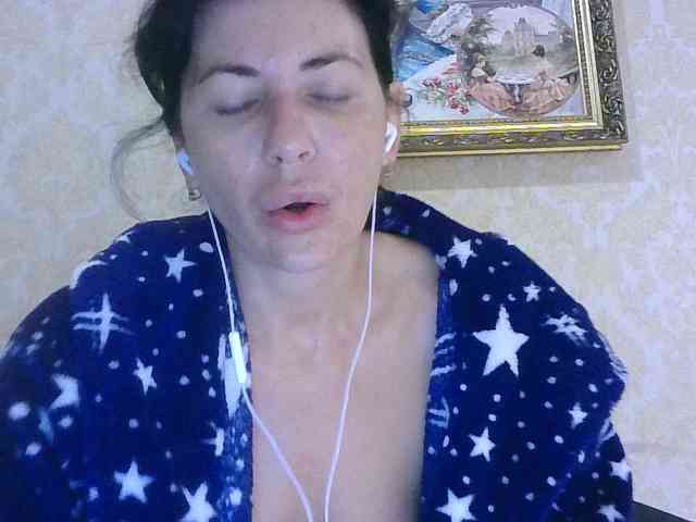 Rosalinda37 webcam